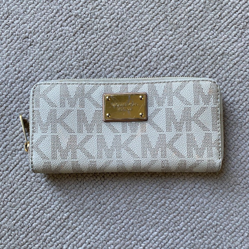Michael Kors MK Leather Wallet